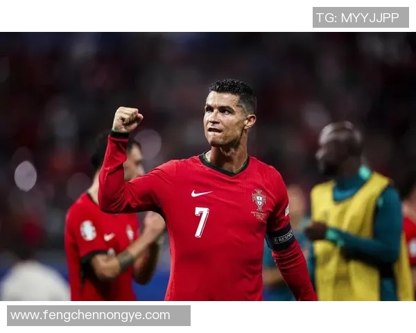 扎辫子的足球明星:他们如何通过独特发型与赛场表现征服球迷的心