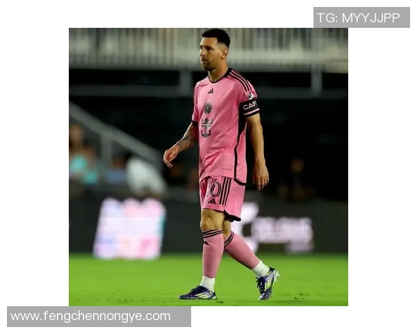 最近球星纷纷穿上新款足球鞋 展现技术与时尚的完美融合